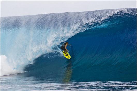 Maya Gabeira jest big wave prosurferką
